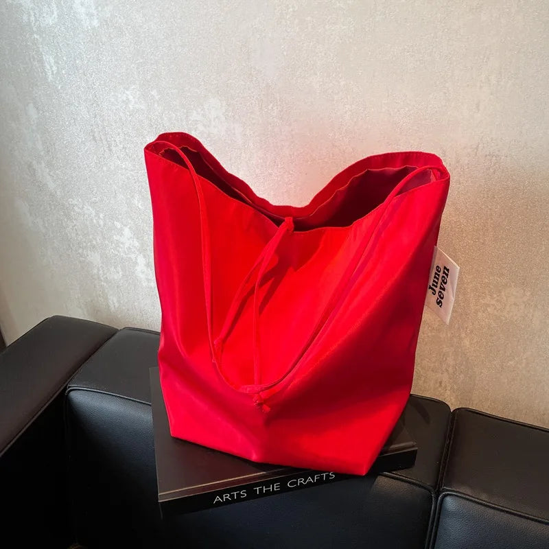 Minimalista és lusta stílusú válltáska, női nagy kapacitású hónaljtáska, diákosztályú vödörtáska, retró bevásárlótáska