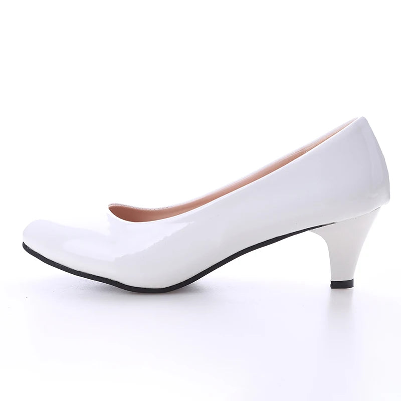 Új Női Cipők Magassarkúban Elegáns Közepes Magassarkú Hegyes Lábujjú Divat Magassarkú Női Irodai Fekete Fehér Piros
