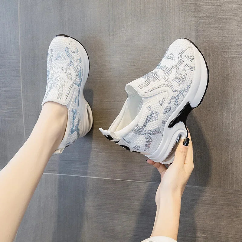 2023 Női Cipők Ősz Új Hétköznapi Kis Fehér Cipők Strasszos Platform Sport Légpárnás Cipő Plus Size Zapatos De Mujer