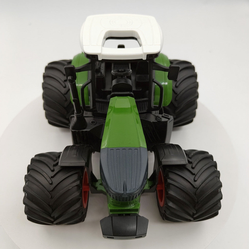 1/24 Méretarányú Vasatagkerekű Játék Traktor