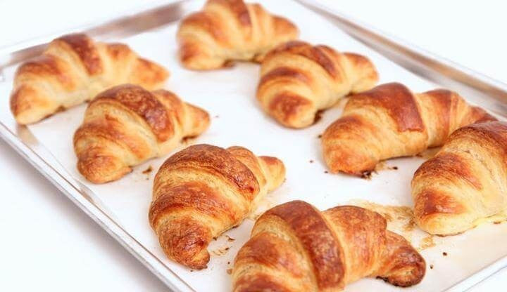 Croissant tésztavágó eszköz sütéshez és péksütemény készítéshez