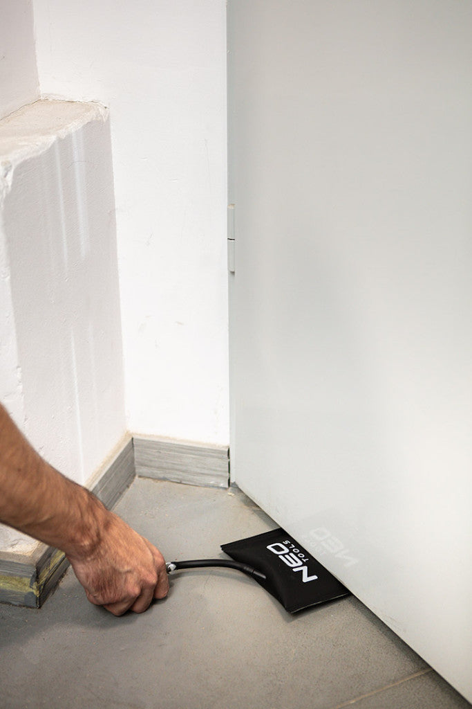 NEO TOOLS Szerelőpárna, pumpás, építőipari munkákhoz, max200kg 50-900