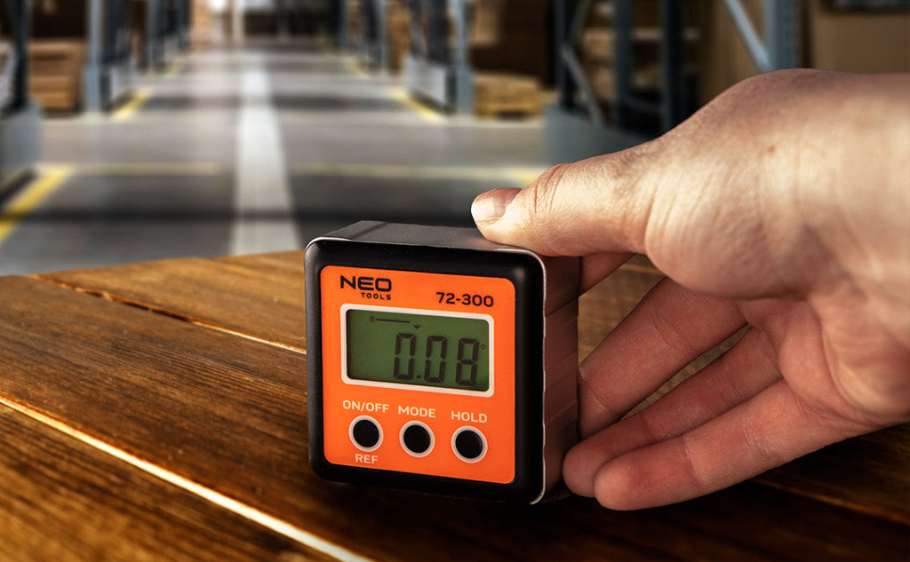 NEO TOOLS Digitális szögmérő és dőlésmérő 72-300