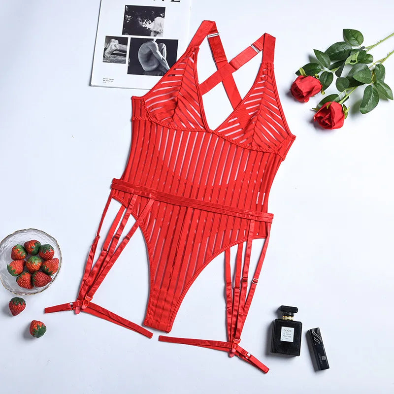Csíkos, csipkés, patchwork, szexi, női body, spagettipántos, hát nélküli, fehérneműs, harisnyakötős, éjszakai klub szettek