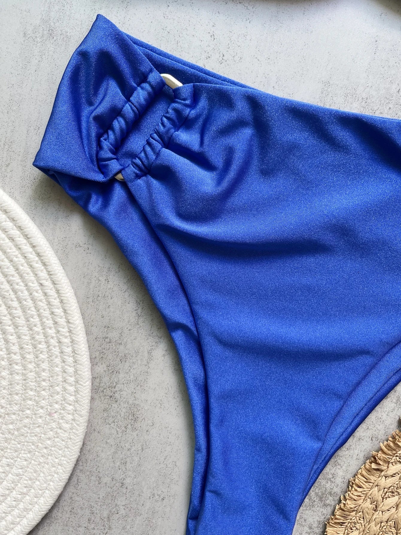 2026 Új Egyszínű Hasított Bikini Szett Női Kétrészes Fürdőruha szett U Alakú Fém Dekoráció Többszínű Strand Női Fürdőruha