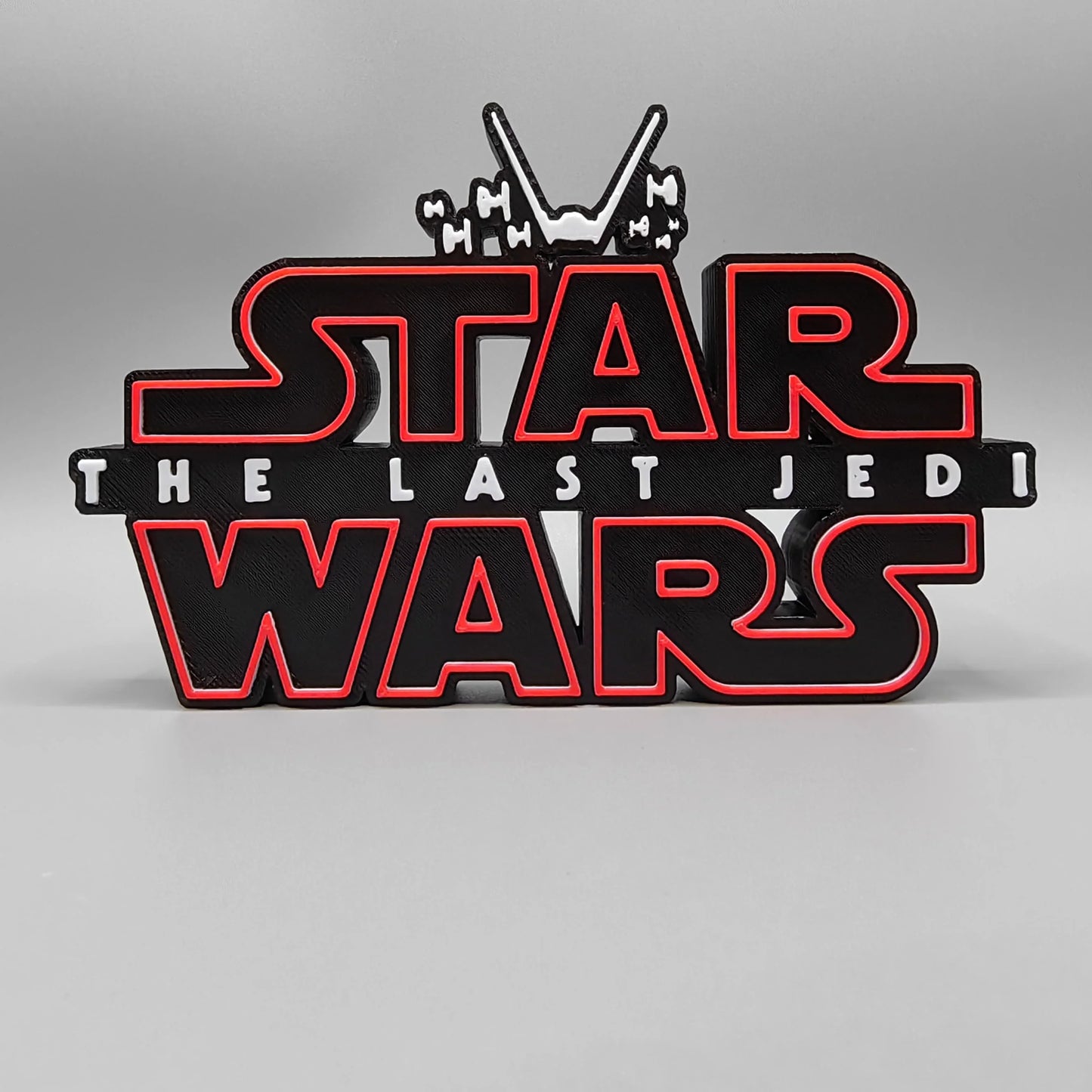 ÚJ Stock 3D nyomtatású Star Wars filmsorozat Star Wars logó sztereoszkopikus betűtípus álló tábla névtábla modell játékok gyűjtemény ajándék