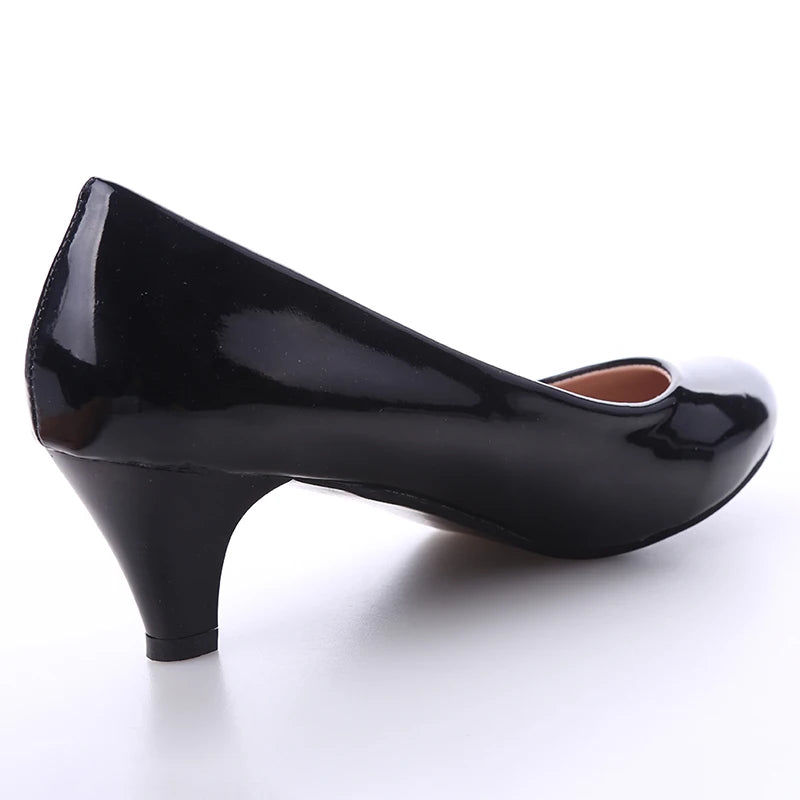 Új Női Cipők Magassarkúban Elegáns Közepes Magassarkú Hegyes Lábujjú Divat Magassarkú Női Irodai Fekete Fehér Piros