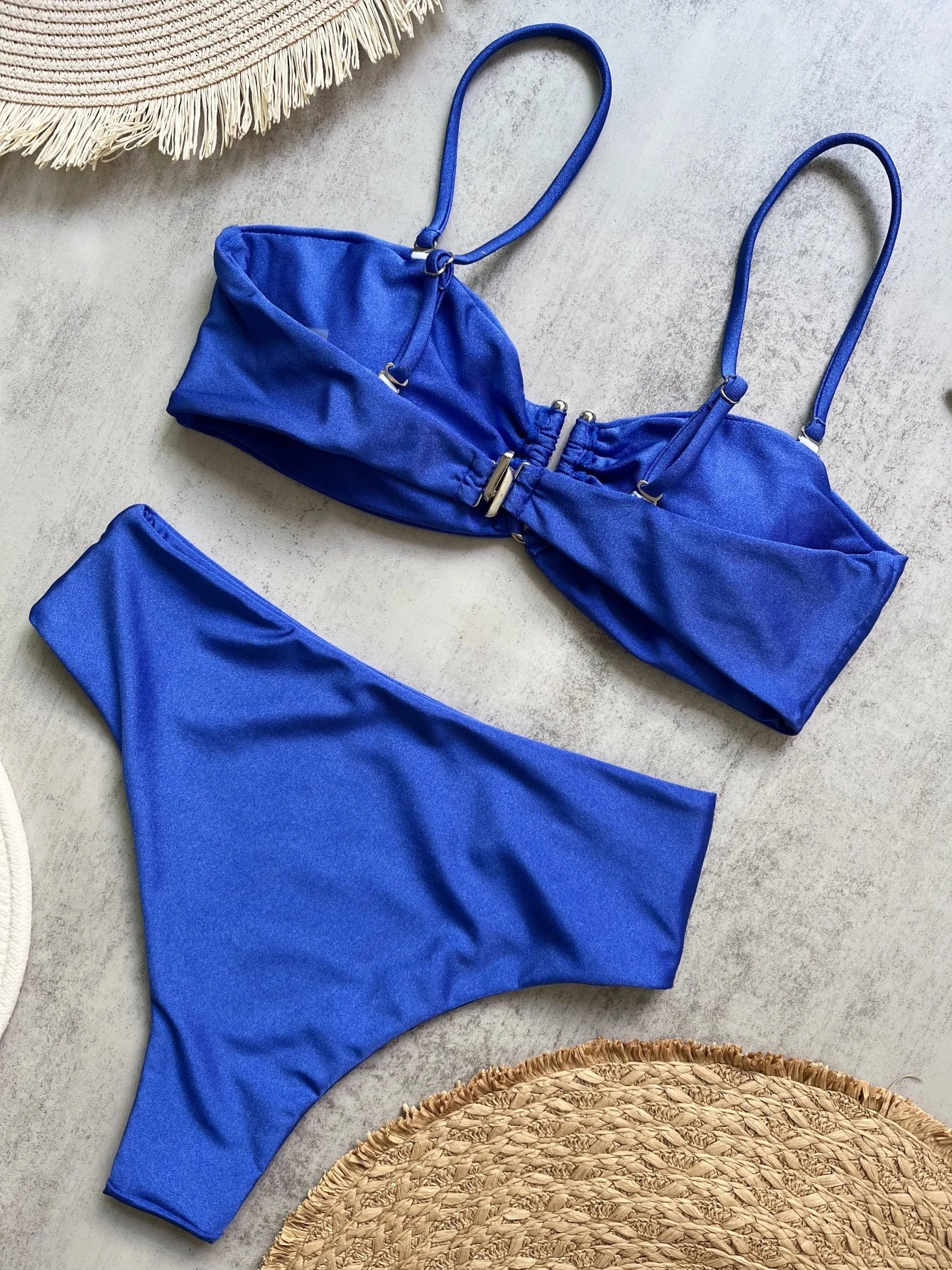 2026 Új Egyszínű Hasított Bikini Szett Női Kétrészes Fürdőruha szett U Alakú Fém Dekoráció Többszínű Strand Női Fürdőruha