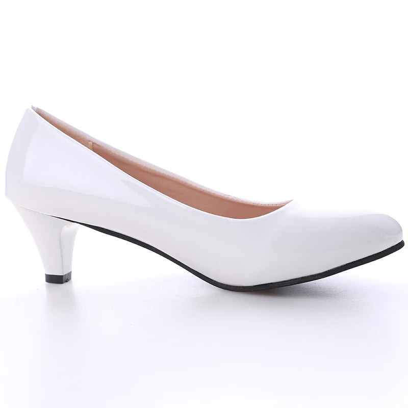 Új Női Cipők Magassarkúban Elegáns Közepes Magassarkú Hegyes Lábujjú Divat Magassarkú Női Irodai Fekete Fehér Piros