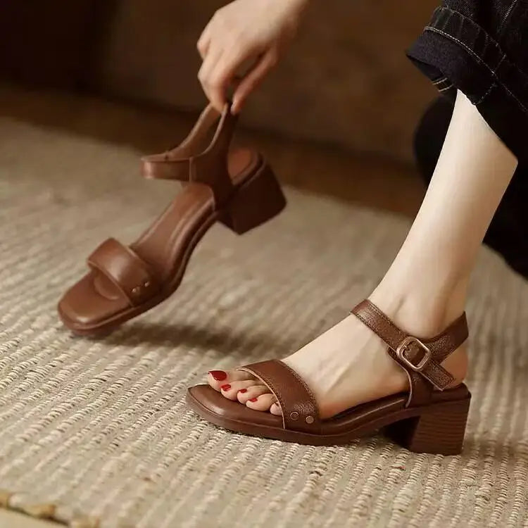 Női szandálok Szexi magas sarkú cipők nőknek Elegáns vastag cipők Új pumpák Party flip-flopok Ruha Retro Mujer De Zapatos