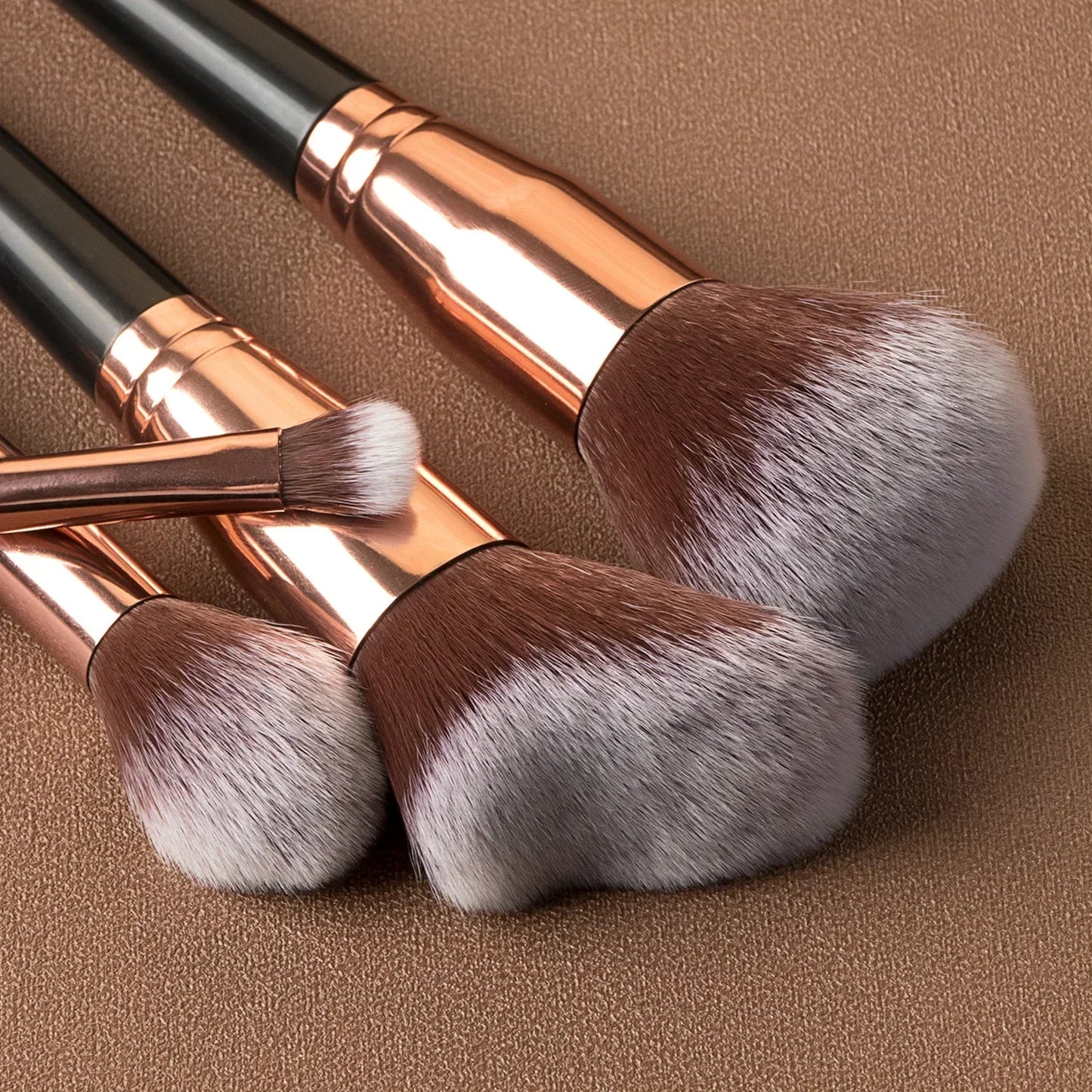 Sminkecset készlet, 15 db-os arc- és szemsminkecset készlet – alapozó púder pirosító ecset, szemhéjfesték szemceruza szemöldök ecset, highlighter ecset