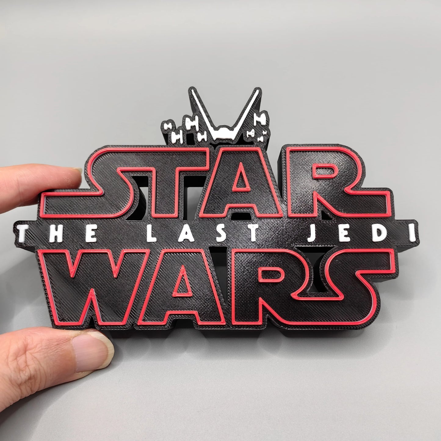 ÚJ Stock 3D nyomtatású Star Wars filmsorozat Star Wars logó sztereoszkopikus betűtípus álló tábla névtábla modell játékok gyűjtemény ajándék