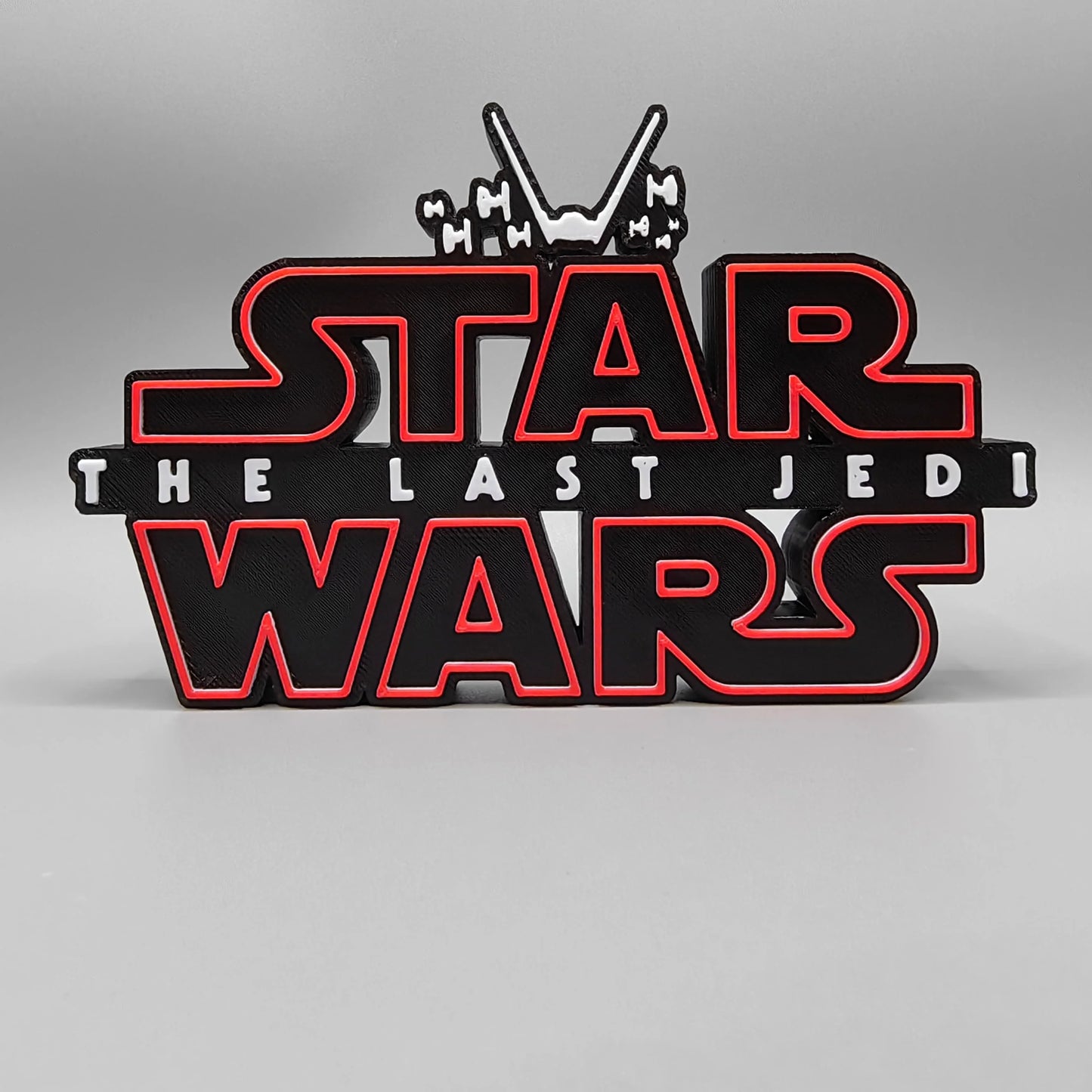 ÚJ Stock 3D nyomtatású Star Wars filmsorozat Star Wars logó sztereoszkopikus betűtípus álló tábla névtábla modell játékok gyűjtemény ajándék