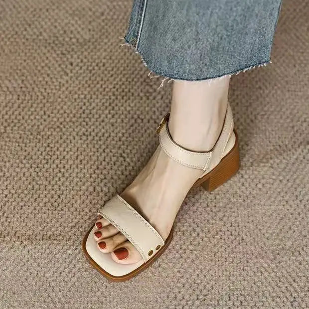 Női szandálok Szexi magas sarkú cipők nőknek Elegáns vastag cipők Új pumpák Party flip-flopok Ruha Retro Mujer De Zapatos