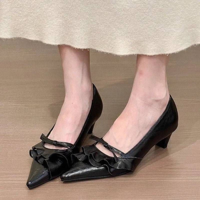 Női hegyes orrú magas sarkú cipők elegáns magassarkú cipők női szandálok őszi 2025 elegáns sekély bőr cipők divat Mary Jane Zapatos