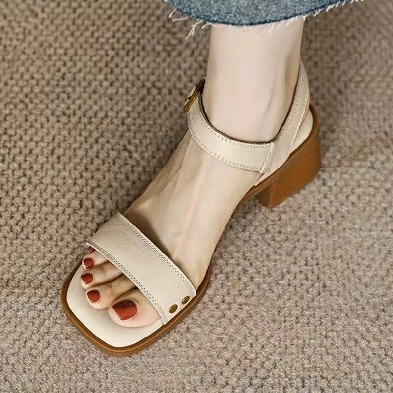 Női szandálok Szexi magas sarkú cipők nőknek Elegáns vastag cipők Új pumpák Party flip-flopok Ruha Retro Mujer De Zapatos