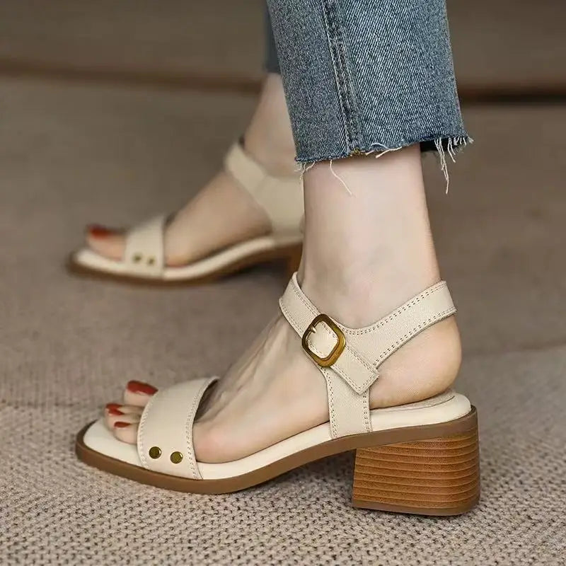 Női szandálok Szexi magas sarkú cipők nőknek Elegáns vastag cipők Új pumpák Party flip-flopok Ruha Retro Mujer De Zapatos