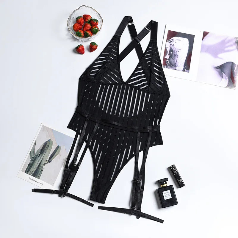 Csíkos, csipkés, patchwork, szexi, női body, spagettipántos, hát nélküli, fehérneműs, harisnyakötős, éjszakai klub szettek