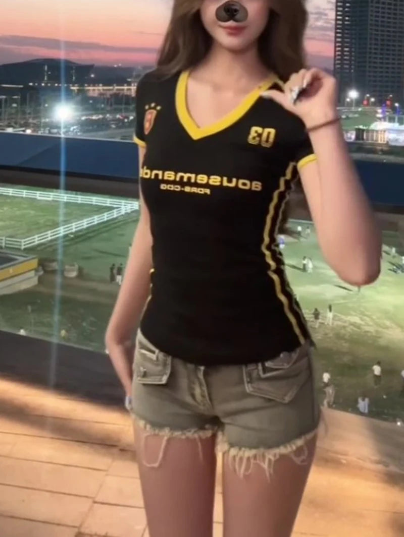 Retro y2k sport rövid ujjú póló Spice Girl karcsú V-nyakú vállpántos karcsúsított Top Street stílusú színes sport rövid ujjú póló