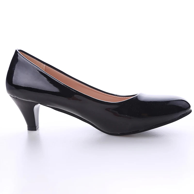 Új Női Cipők Magassarkúban Elegáns Közepes Magassarkú Hegyes Lábujjú Divat Magassarkú Női Irodai Fekete Fehér Piros