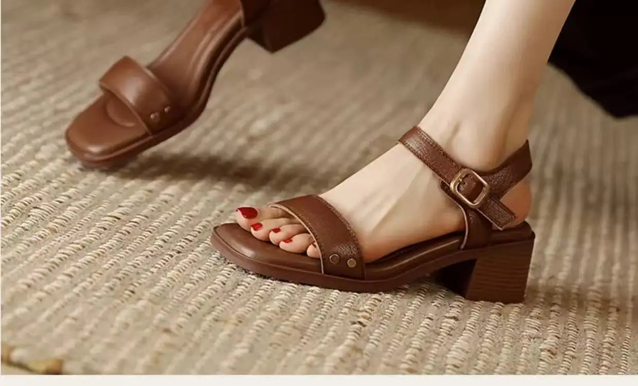 Női szandálok Szexi magas sarkú cipők nőknek Elegáns vastag cipők Új pumpák Party flip-flopok Ruha Retro Mujer De Zapatos