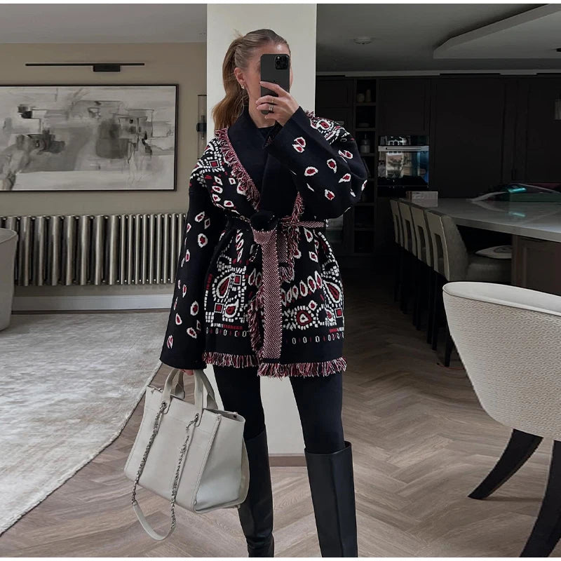 2026 Tavaszi bojtos kötött jacquard női kardigánok laza patchwork V-nyakú hosszú ujjú vastag meleg pulóver női új kötöttáru