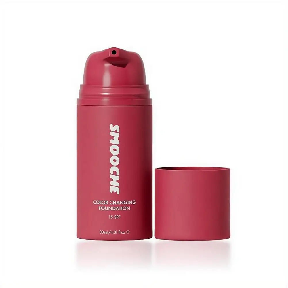 A Daily Makeup színváltó alapozója automatikusan igazodik a bőrtónushoz, elrejti a bőrhibákat és egész nap simán tartja a bőrt.