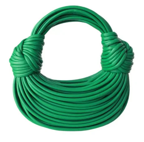 Női kézitáskák 2025 új arany luxus designer márka kézzel szőtt tésztatáskák kötél csomózott húzott hobo ezüst estélyi clutch sikkes