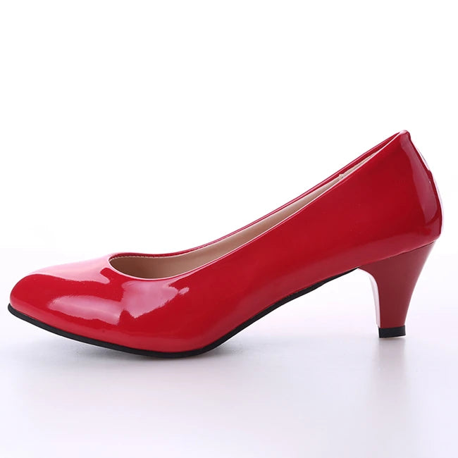 Új Női Cipők Magassarkúban Elegáns Közepes Magassarkú Hegyes Lábujjú Divat Magassarkú Női Irodai Fekete Fehér Piros