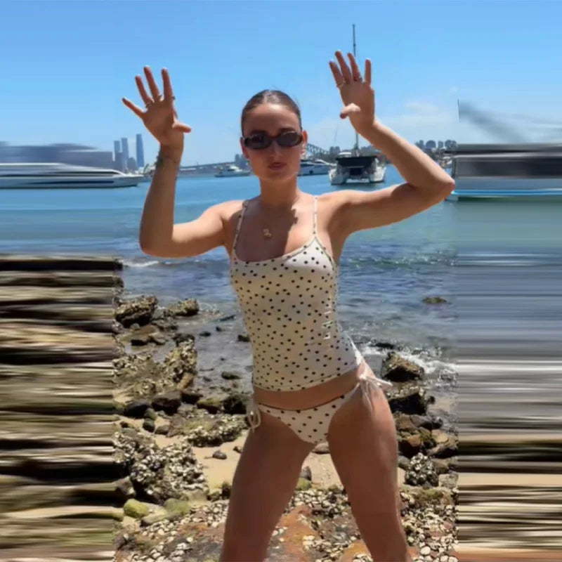 Nyaraló pöttyös bikini szettek nőknek, alacsony nyakú, hát nélküli felső, háromszög alakú fürdőruha 2026 új hölgy nyári strandruhák