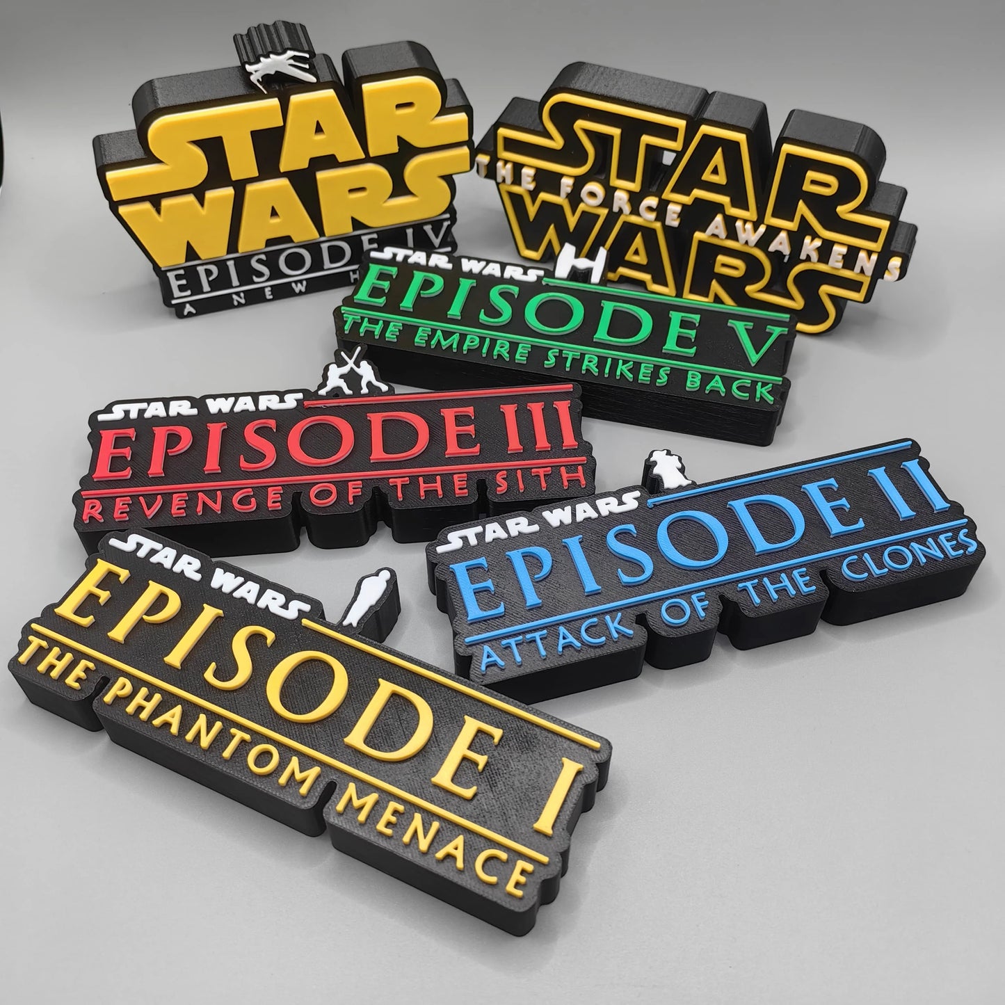 ÚJ Stock 3D nyomtatású Star Wars filmsorozat Star Wars logó sztereoszkopikus betűtípus álló tábla névtábla modell játékok gyűjtemény ajándék
