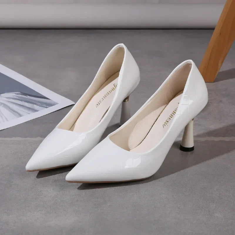Cipők Női 2024 Trend Új Nyári Piros Magassarkú Elegáns Női Fekete Magassarkú Hegyes Orrú Pumps Ruha Bőr Fehér Női Cipő