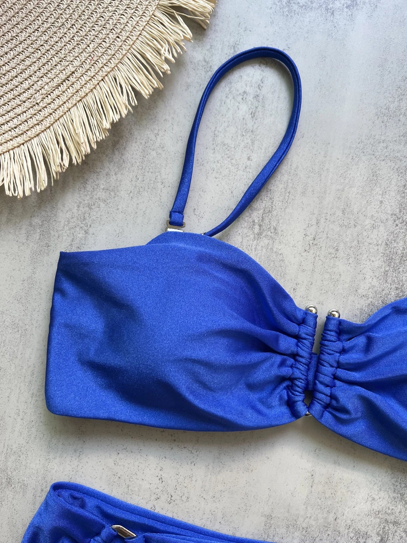 2026 Új Egyszínű Hasított Bikini Szett Női Kétrészes Fürdőruha szett U Alakú Fém Dekoráció Többszínű Strand Női Fürdőruha