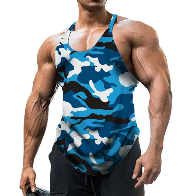 Camouflage nyári fitnesz trikó férfiaknak testépítéshez új edzőtermek ruházat fitnesz férfi ing karcsúsított mellények hálós atlétatrikó izmos felsők