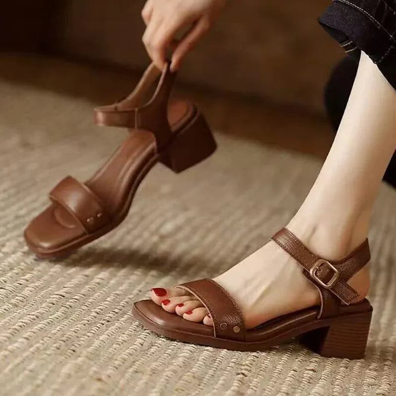 Női szandálok Szexi magas sarkú cipők nőknek Elegáns vastag cipők Új pumpák Party flip-flopok Ruha Retro Mujer De Zapatos