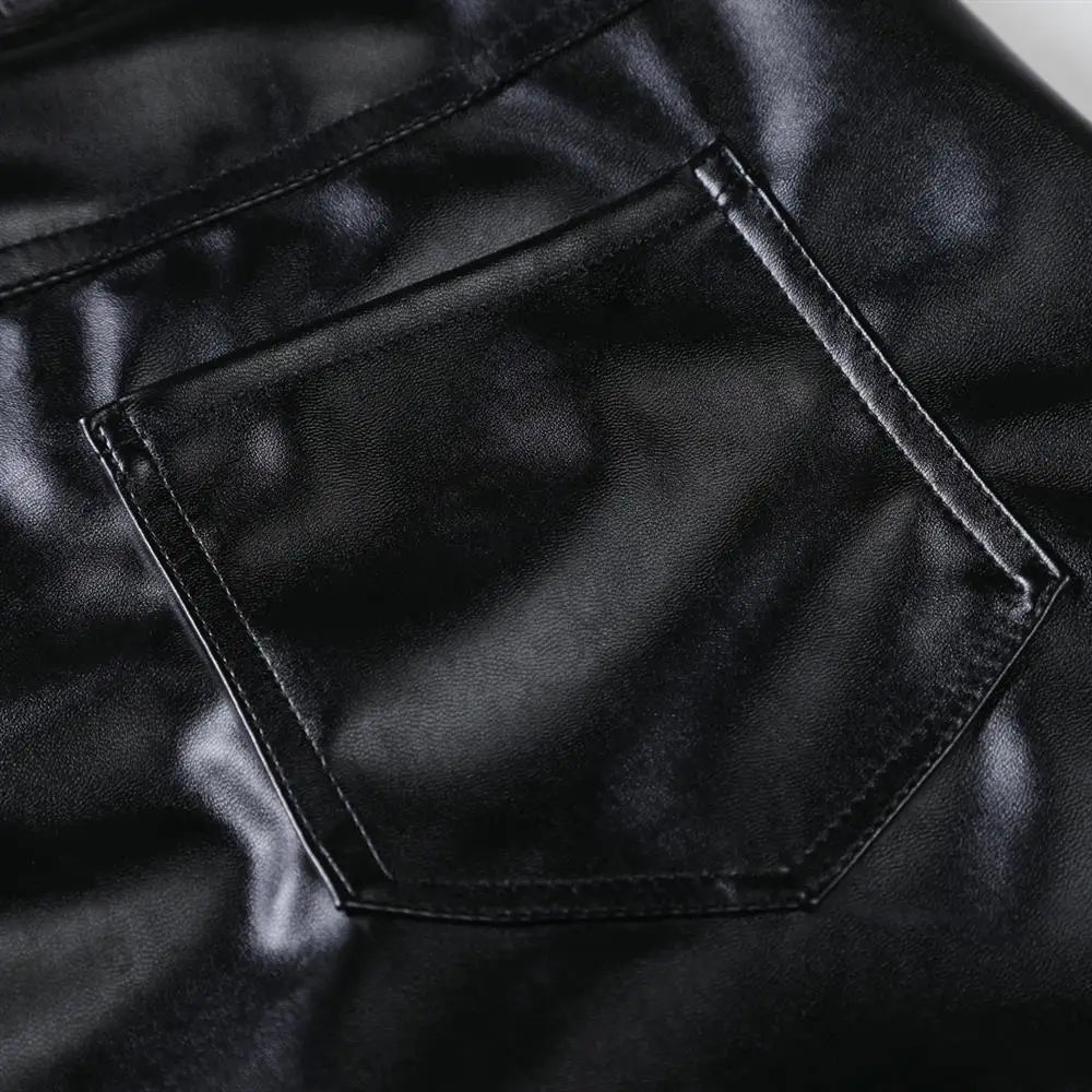 2026 új férfi bőr nadrágok divatos vékony PU nadrágok piros kék fekete szürke fehér pantalones hombre