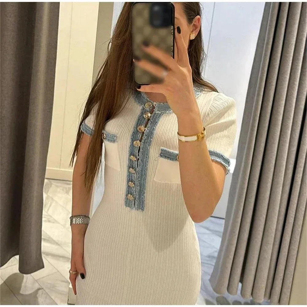Elegáns kontrasztos női kötött maxi ruha sikkes O-nyakú, rövid ujjú, fém gombokkal ellátott, testhezálló ruhák irodai hölgyek számára is