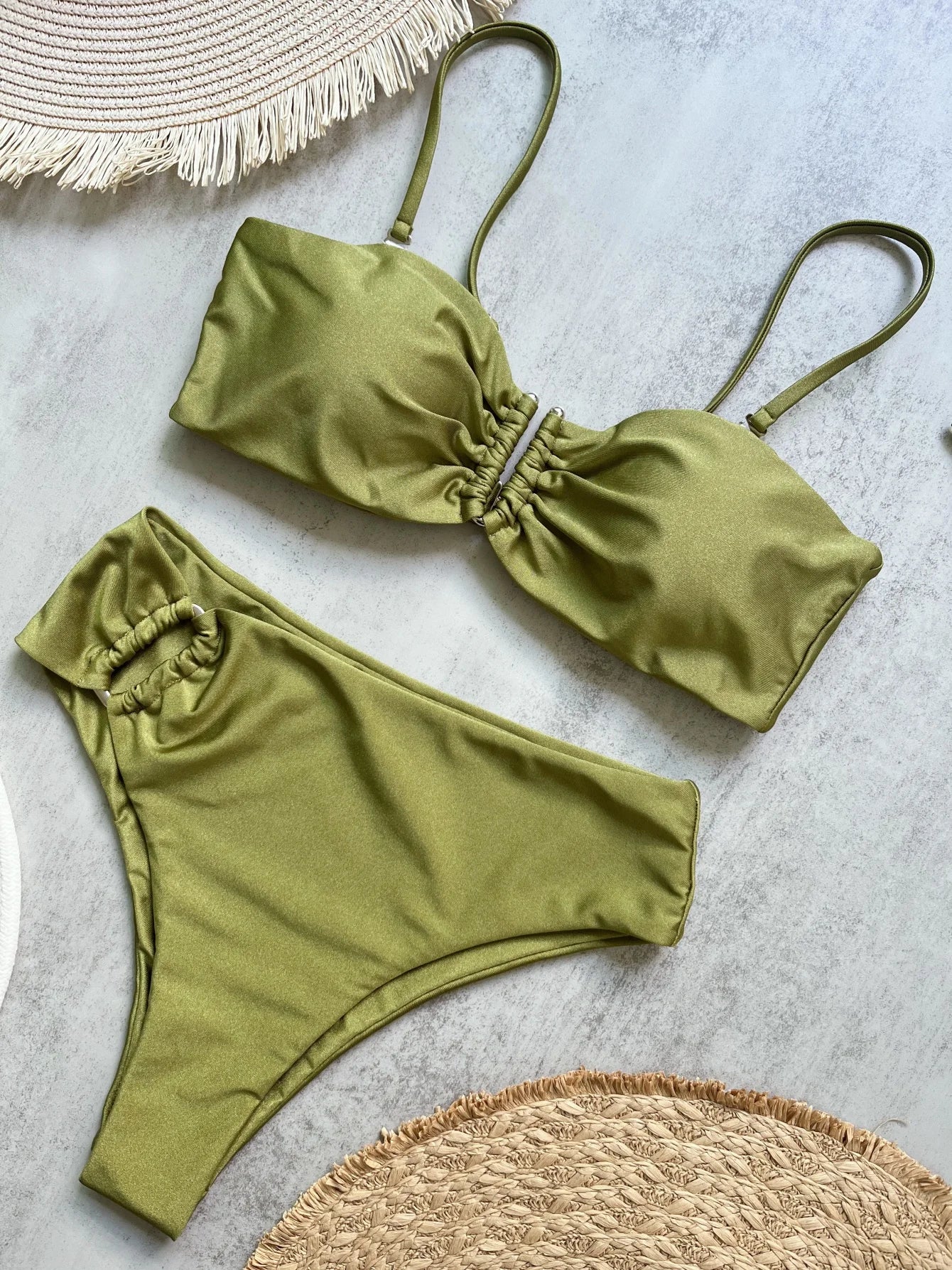 2026 Új Egyszínű Hasított Bikini Szett Női Kétrészes Fürdőruha szett U Alakú Fém Dekoráció Többszínű Strand Női Fürdőruha