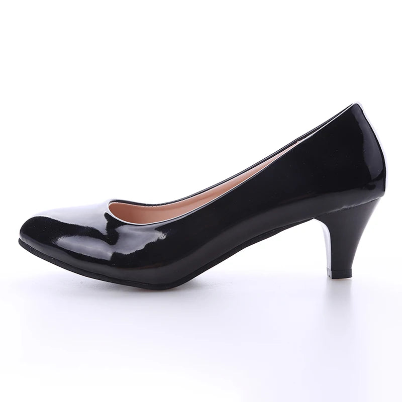 Új Női Cipők Magassarkúban Elegáns Közepes Magassarkú Hegyes Lábujjú Divat Magassarkú Női Irodai Fekete Fehér Piros