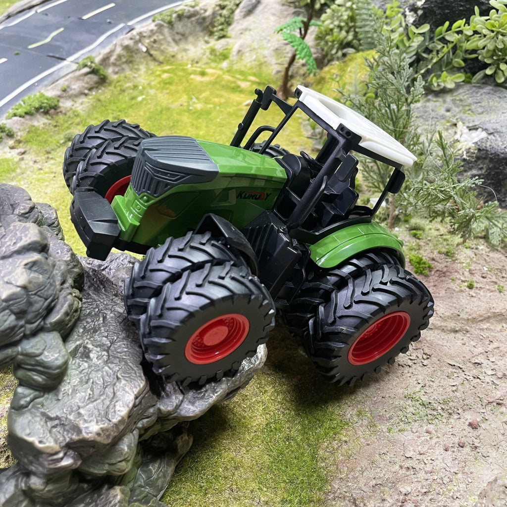 1/24 Méretarányú Nyolckerekű Játék Traktor